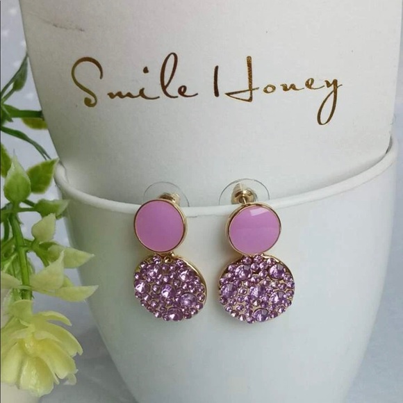 Chic Me Boutique Jewelry - SOLD💜 Gorgeous Lilac Round Small Dangle Earrings